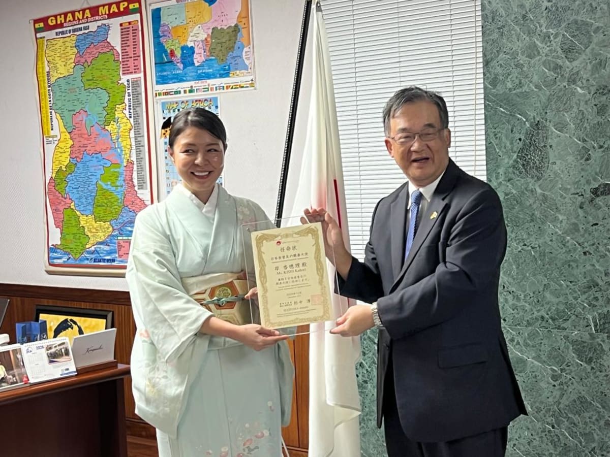 Chef Kahori Kishi receiving certificate as Japanese Cuisine Goodwill Ambassador at ceremony in Ghana