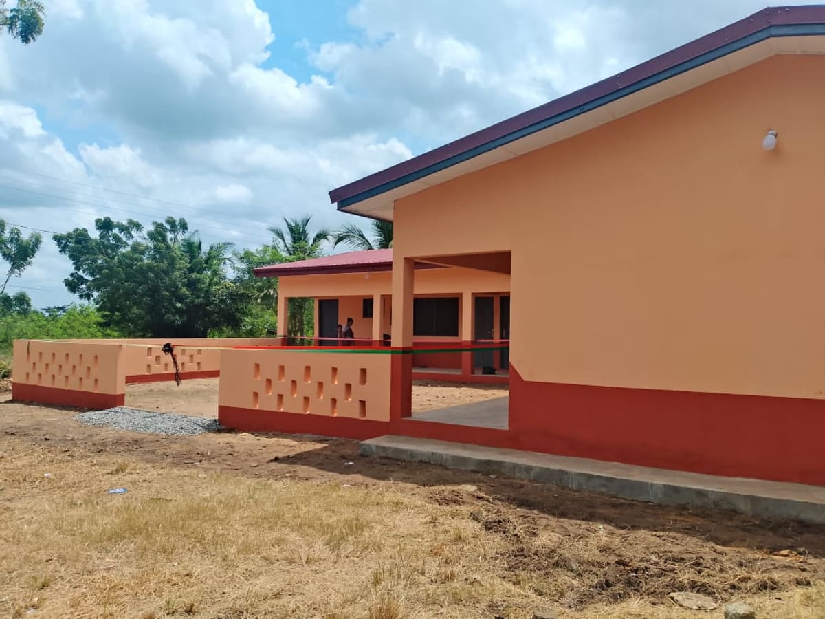 Ghana MP Ends Tree Classrooms With New School Block