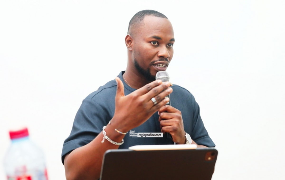 Makafui Mattah speaking to university students at Ghana youth mentorship summit