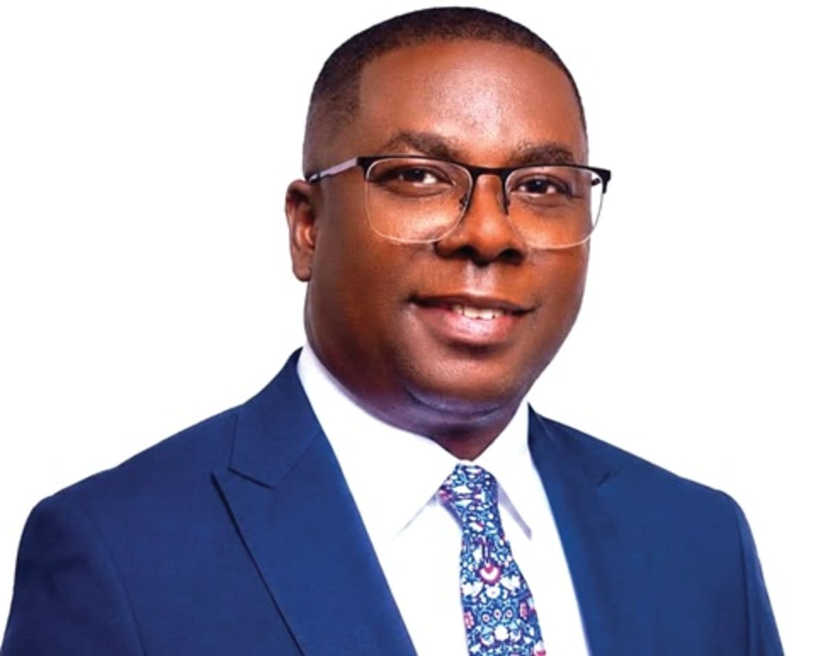 Ghana MP Installs 100 Streetlights After Residents Speak Up