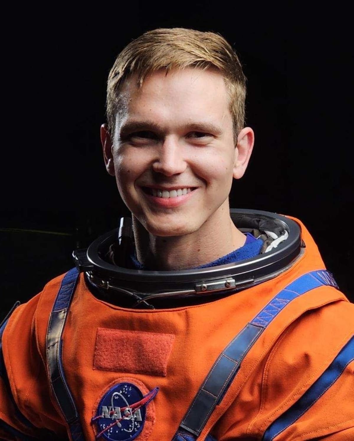 NASA Engineer Keeps Artemis II Astronauts Safe on Moon Mission - Image 3