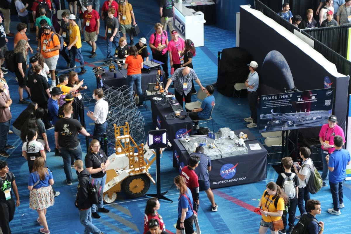 NASA Shows 51,000 Students the Future of Moon Robotics - Image 2