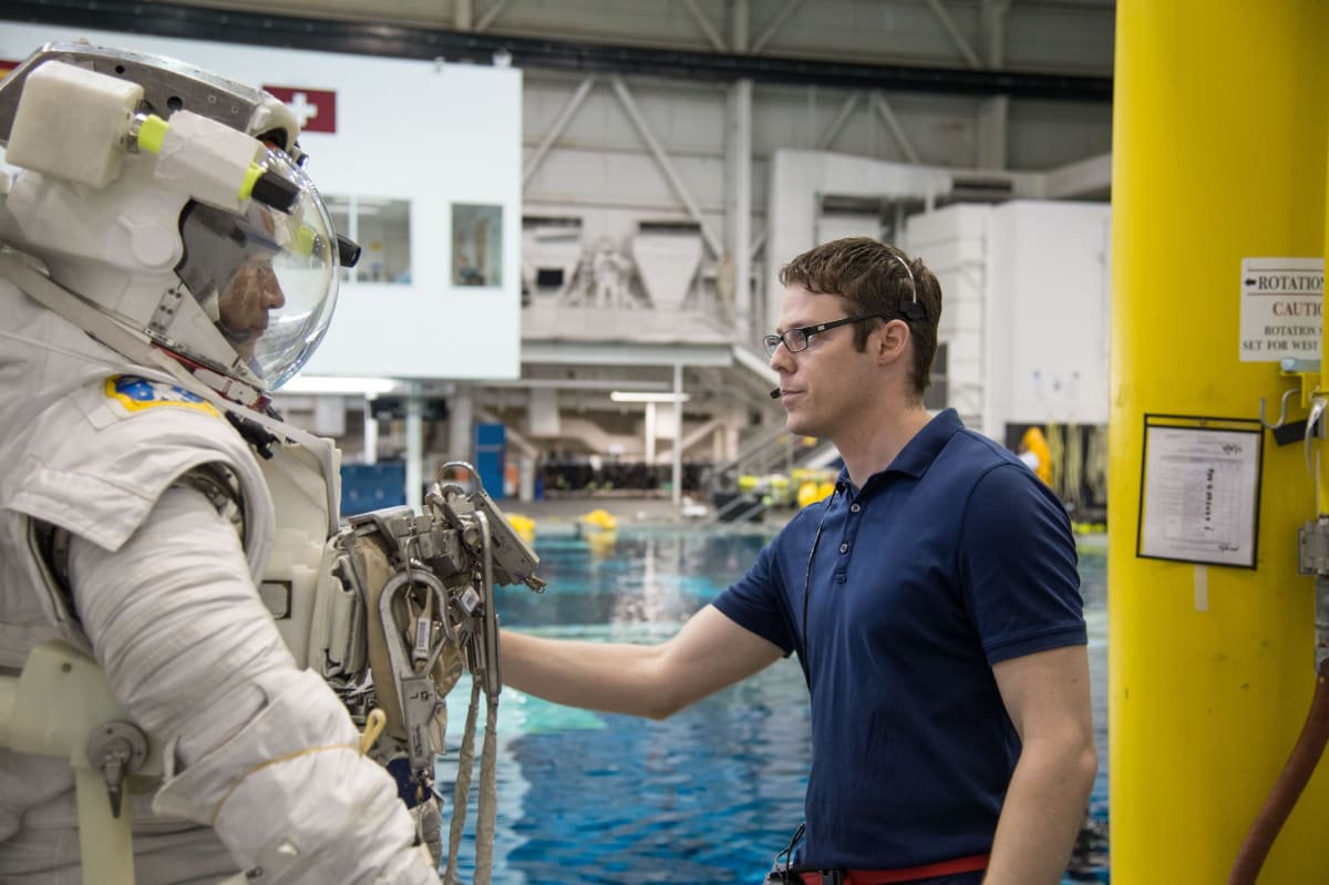 NASA Engineer Turns Childhood Dreams Into Moon Mission Reality - Image 4