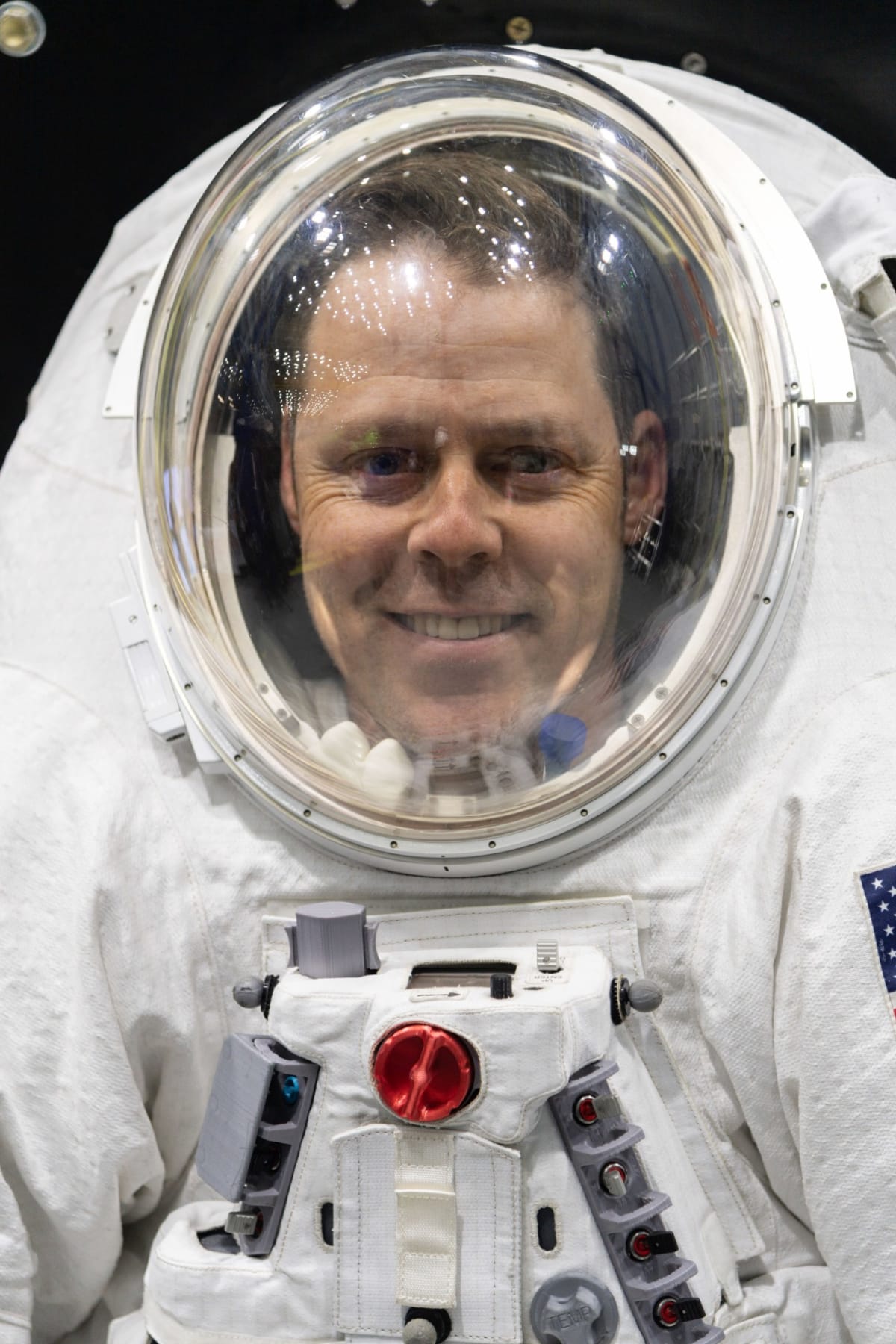 NASA Engineer Turns Childhood Dreams Into Moon Mission Reality - Image 3