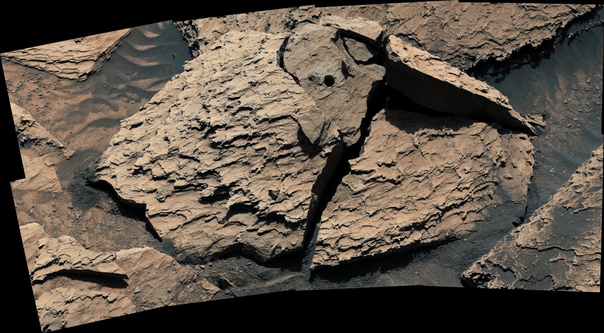 Mars Rover Shakes Off Stubborn Rock Like a Boss - Image 2