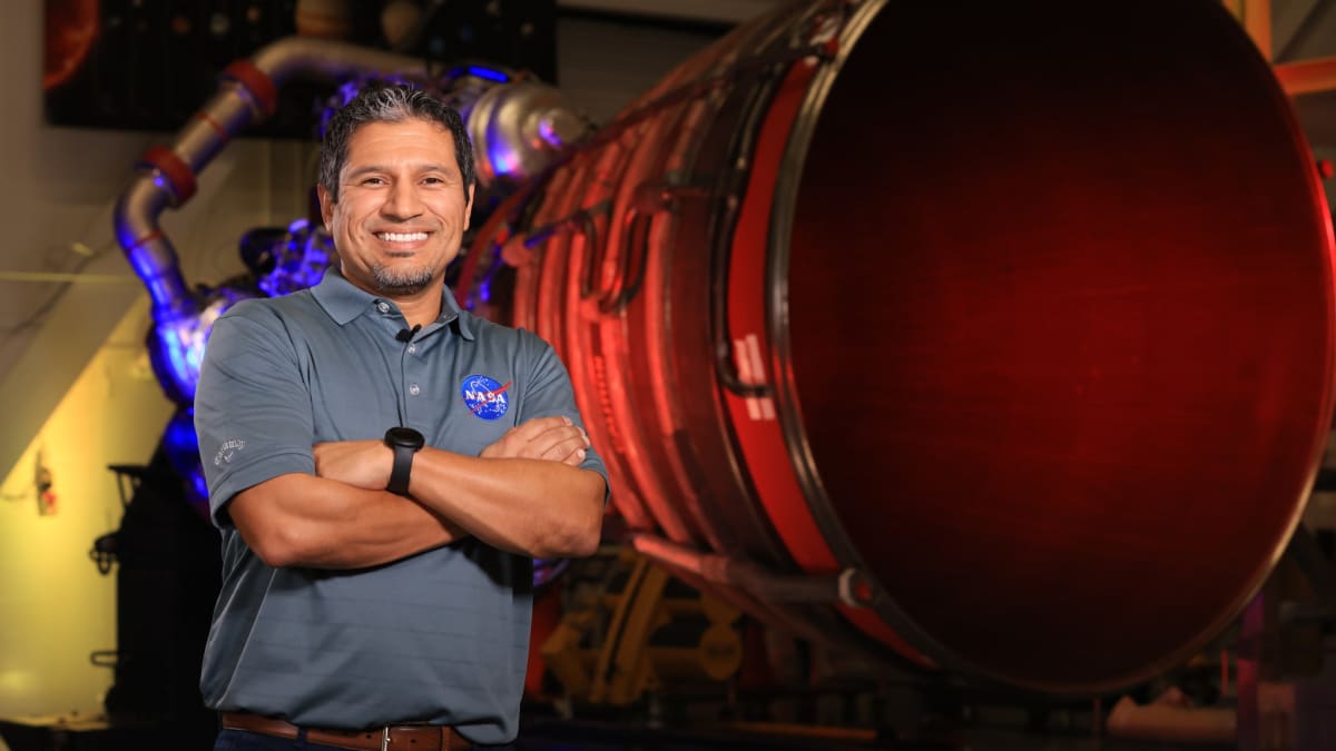 NASA Engineer's Journey from Classroom TV to Moon Missions - Image 3