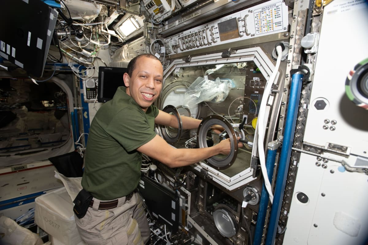 Astronaut Chris Williams Returns After 8-Month Space Mission - Image 4