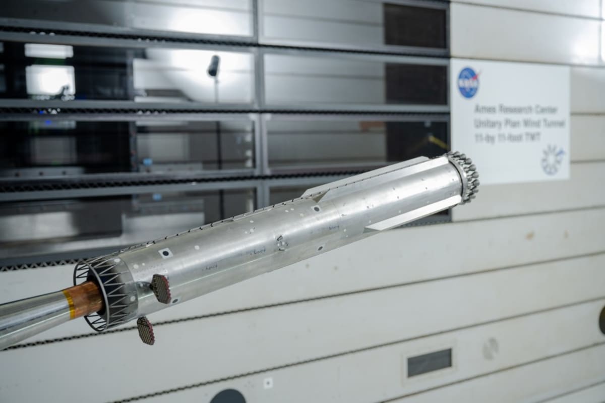 NASA and SpaceX Test Rocket That Will Return Us to the Moon - Image 3