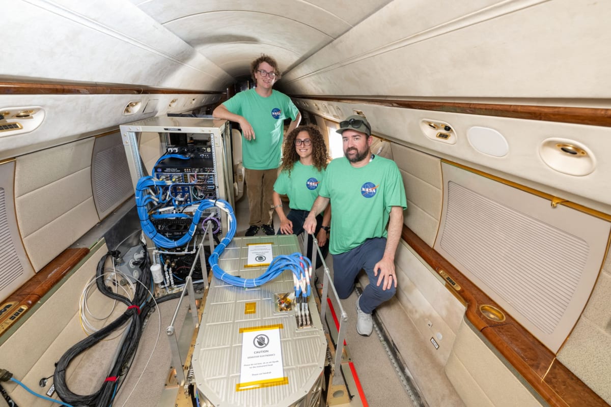 Students Learn Climate Science Aboard NASA Research Flights - Image 4