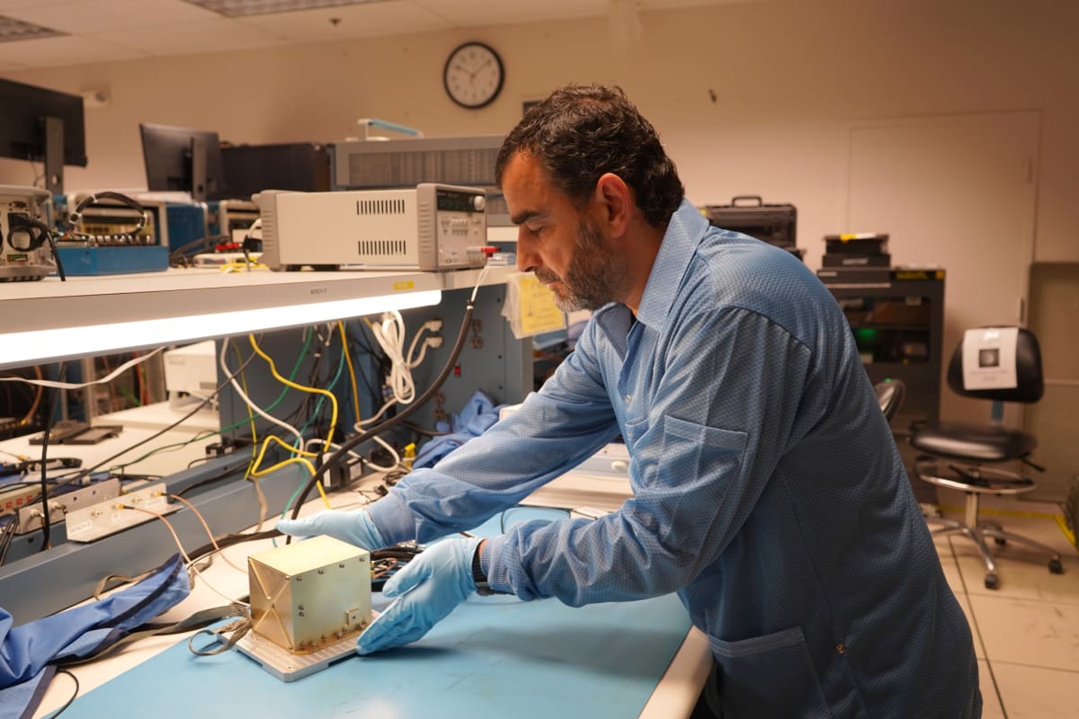 NASA's Shoebox-Sized NavCube Guides Future Moon Missions - Image 5