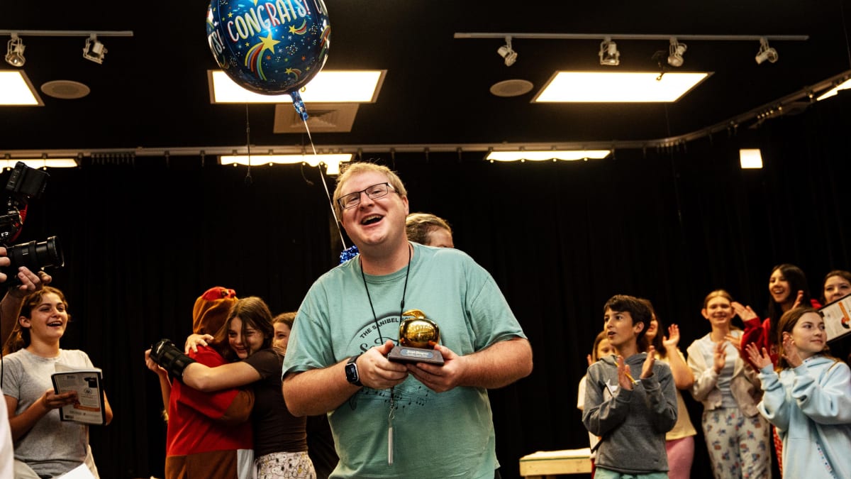 6 Florida Teachers Win Golden Apple Awards for Excellence