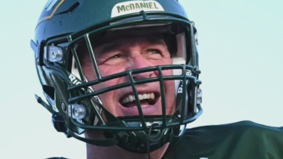 60-Year-Old Cancer Survivor Joins College Football Team - Image 2