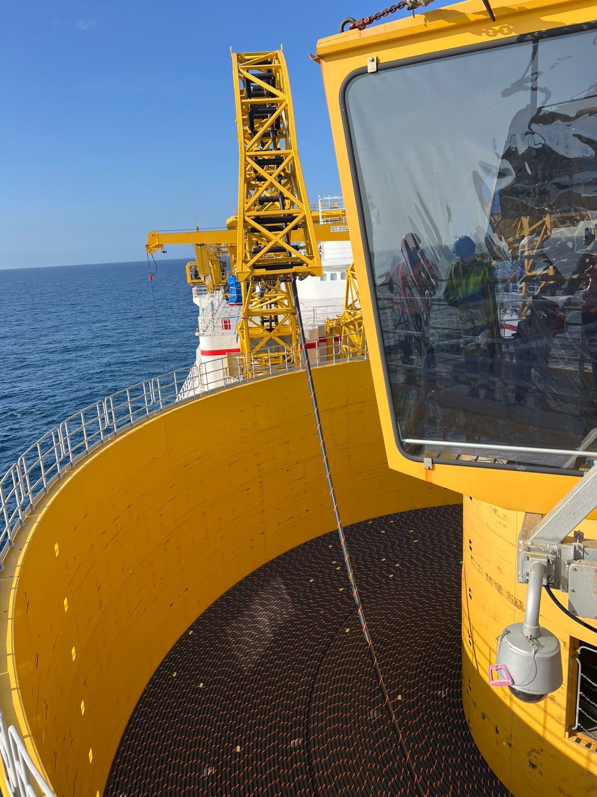 Cable Installed 3,000 Meters Deep Sets New World Record