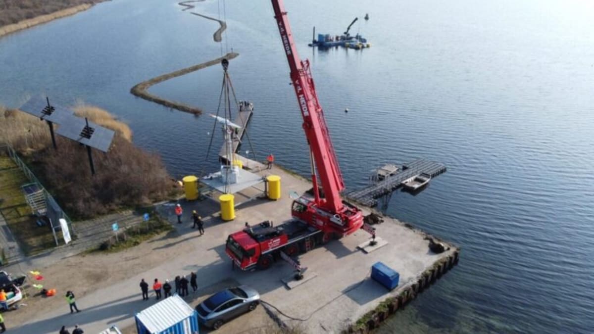 Dutch Floating Wind Turbine Tests Wave-Tilting Technology - Image 2