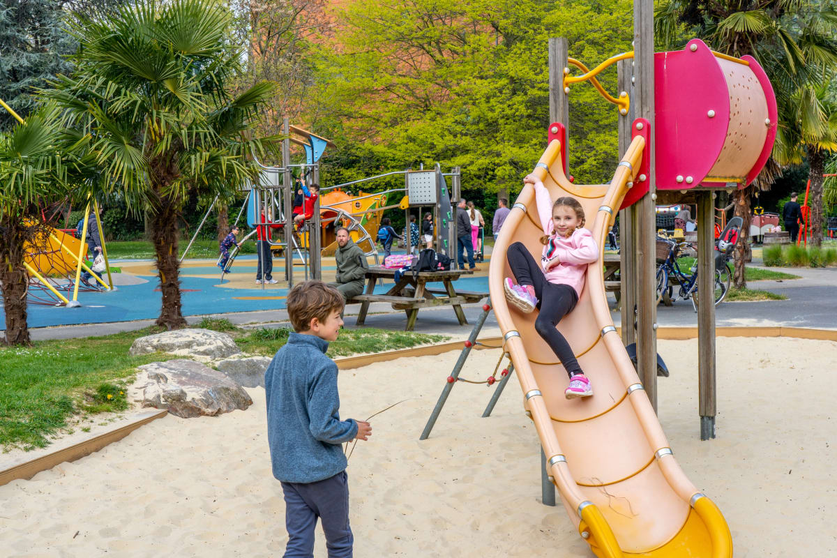 London's clean-air zone is linked to faster lung growth in children, a new study finds