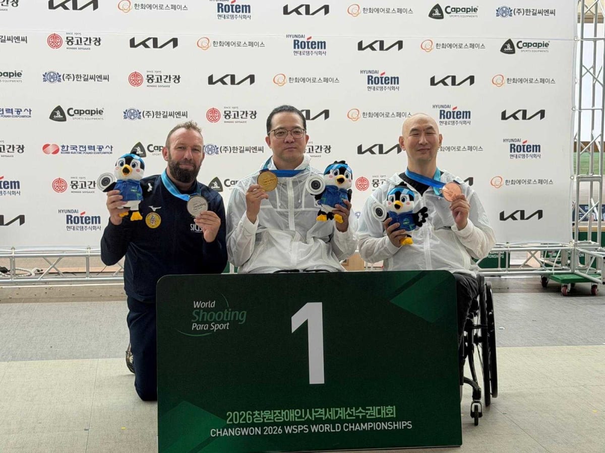 Korean para shooter Jinho Park celebrates world record victory at Changwon shooting range