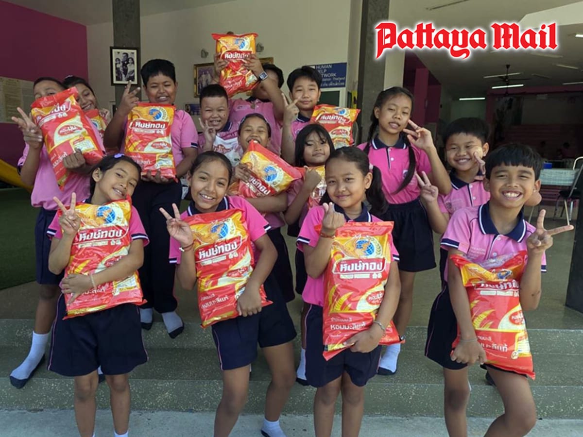 Canadian Donor Sends 65kg of Rice to Thai Kids