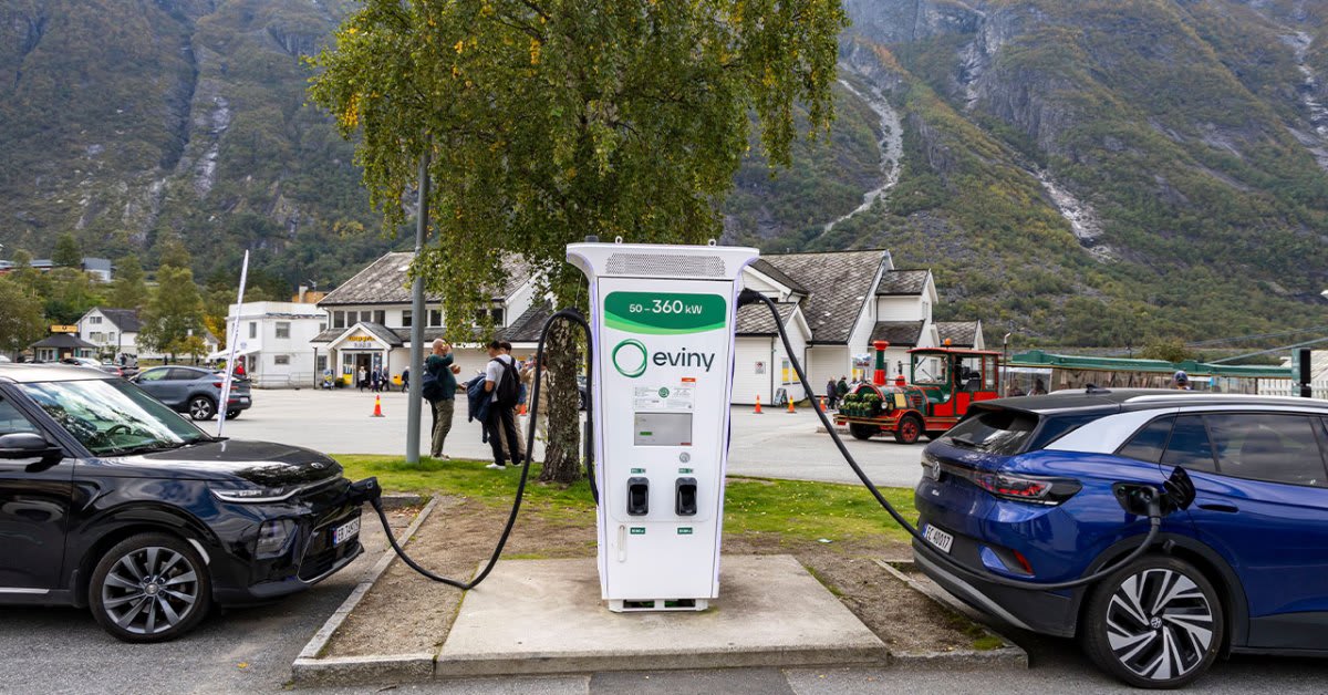 Electric Cars Hit 25% of Global Sales, 8 Nations Top 50%