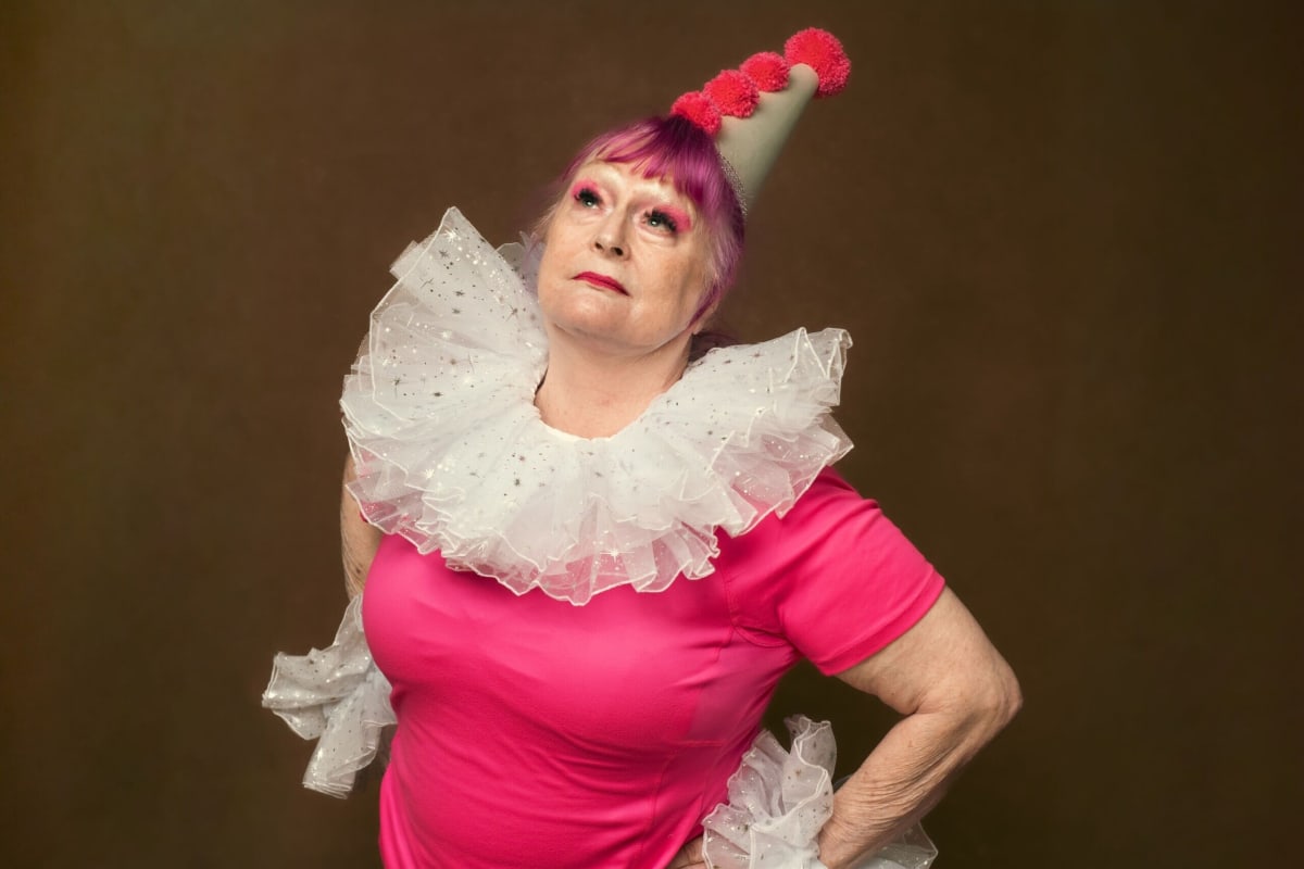 96-Year-Old Trapeze Artist Stars in UK Circus Showcase