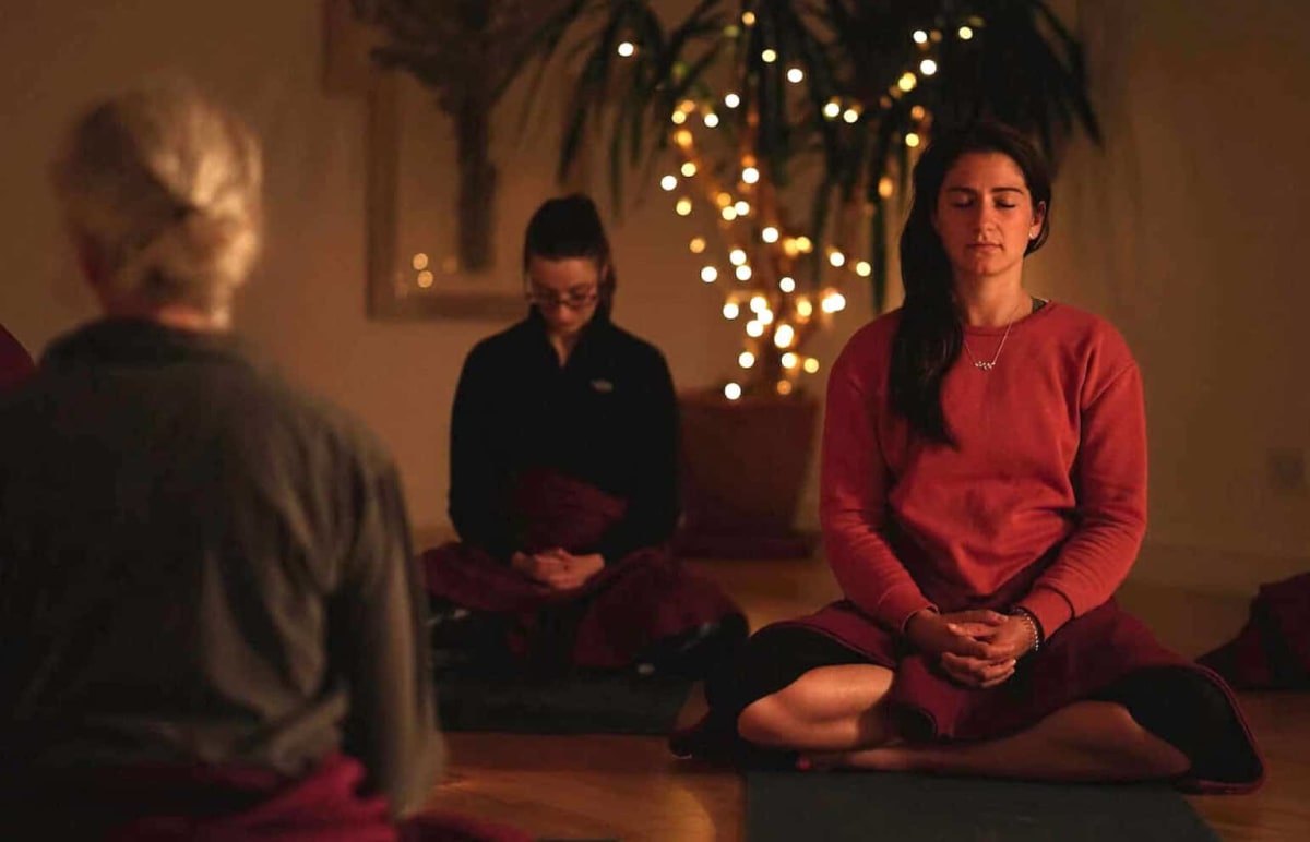 Silent Retreat Helps 18 Women Reset From Digital Overload