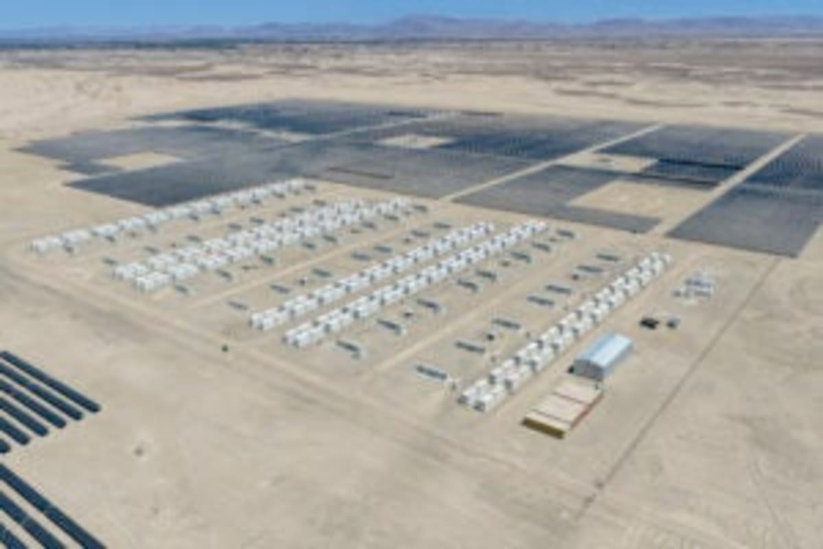 Chile Powers Homes at Night With Desert Sun and Batteries - Image 2