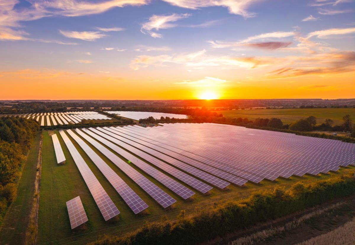 UK Passes £100 Billion in Clean Energy Investment