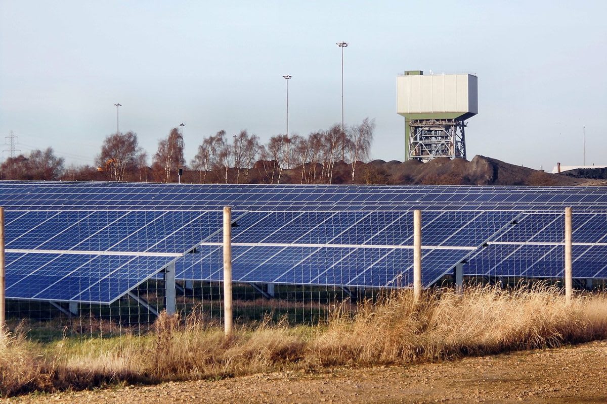 UK Offers Renewable Energy Fixed Pricing to Cut Bills