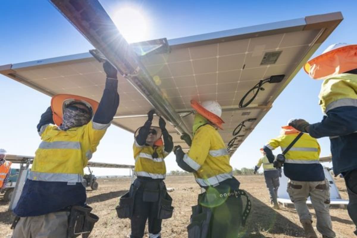 Australia's Clean Energy Thrives Despite Global Chaos