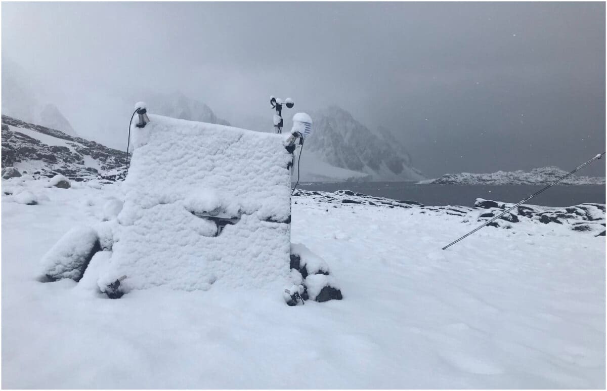 Arctic Solar Power Surges 145% Despite Extreme Cold