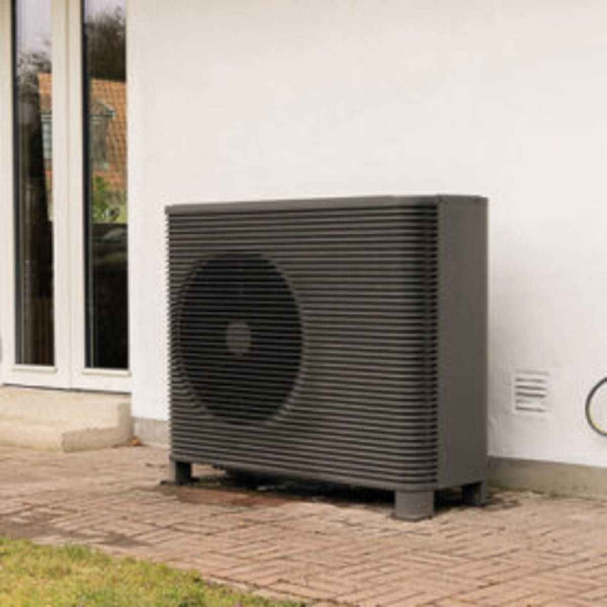 France Plans 1M Heat Pumps Yearly, Boosting Solar Power - Image 2