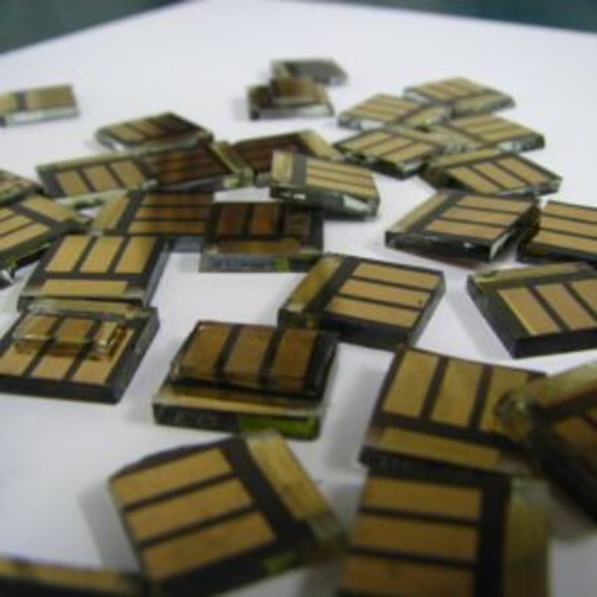 AI Robot Designs Solar Cells, Hits 27% Efficiency Record - Image 2