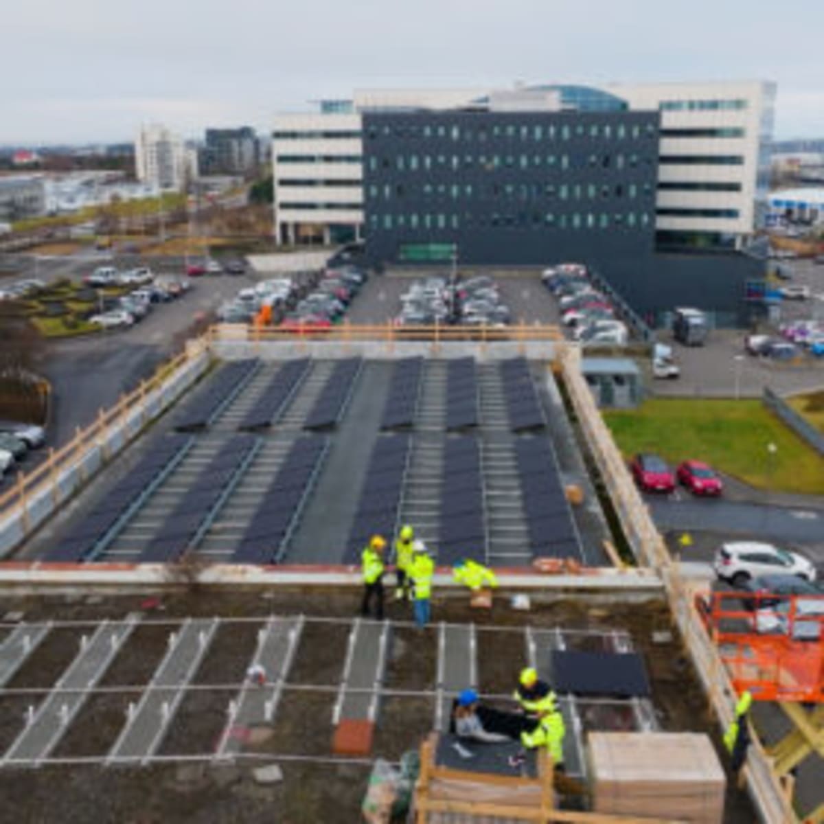 Iceland Tests Solar Batteries to Power EV Charging Hubs - Image 2