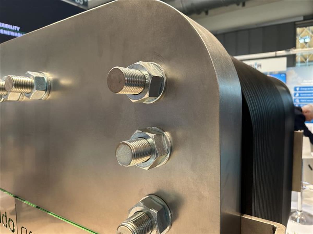 Spain's Largest Green Hydrogen Plant 90% Complete