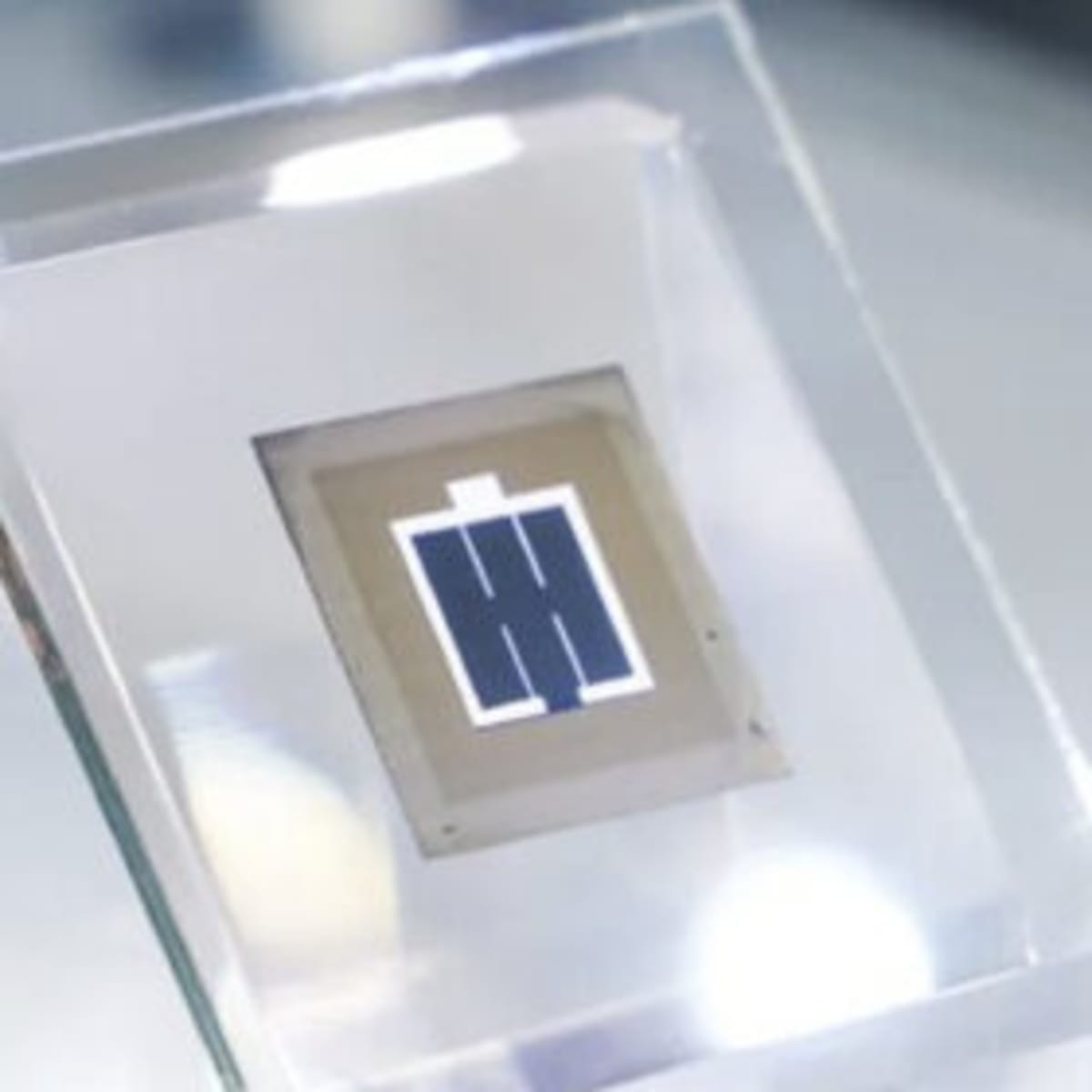 Solar Cell Hits Record 33% Efficiency in Clean Energy Win - Image 2