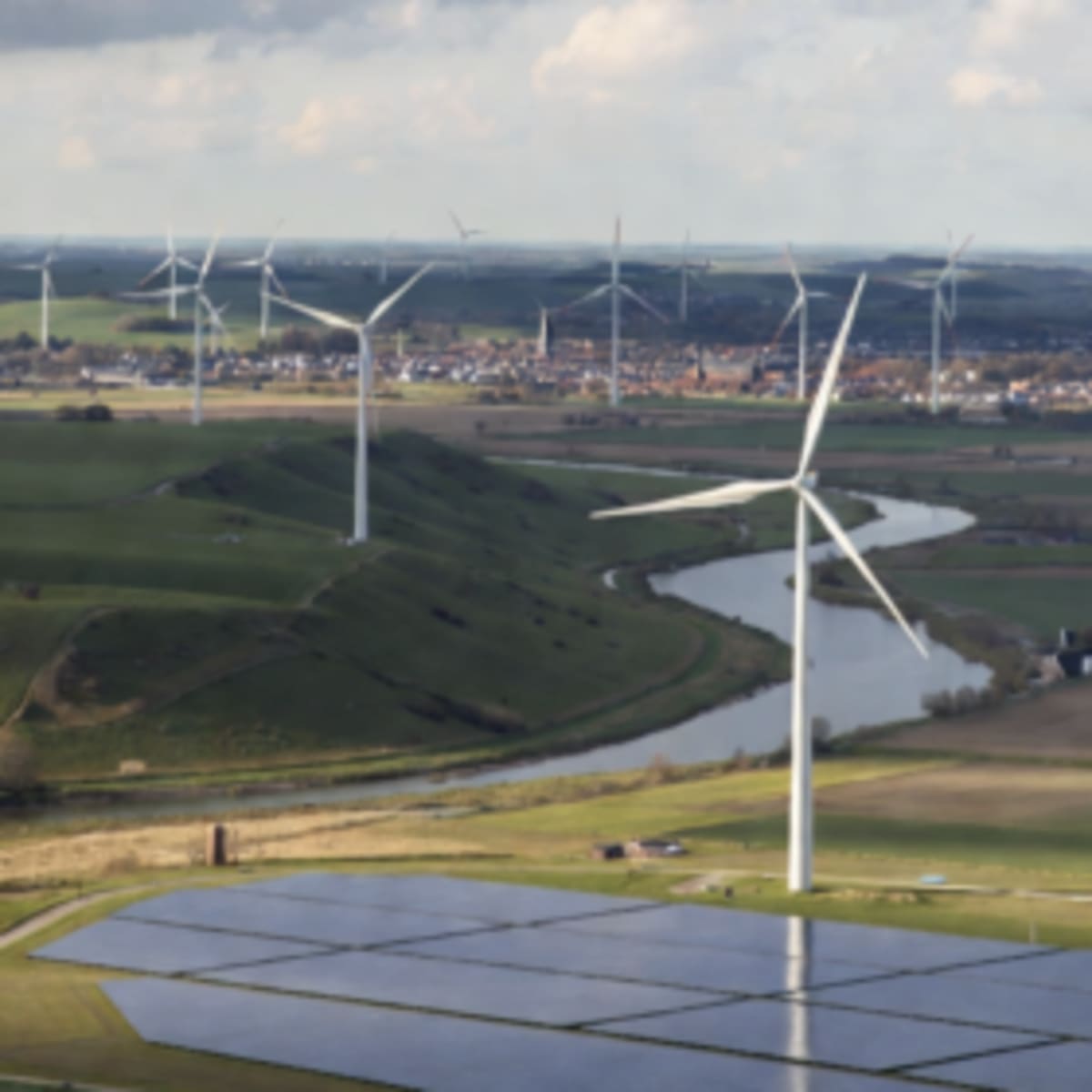 Netherlands Hits 49% Renewable Energy, Powers Neighbors - Image 2