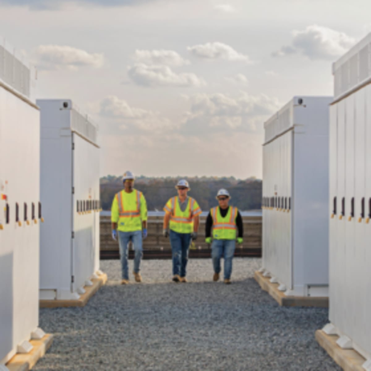 Data Centers Cut Grid Wait Times by 5 Years With Batteries - Image 2