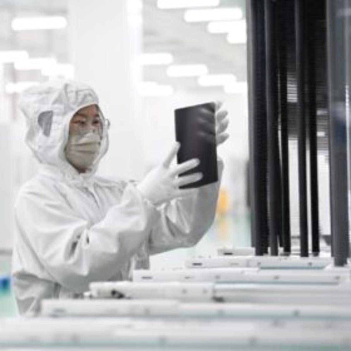 Solar Cell Hits Record 28% Efficiency in Energy Breakthrough - Image 2