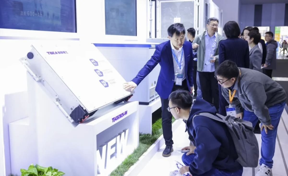 Modern power converter equipment with liquid cooling system for renewable energy grid stability