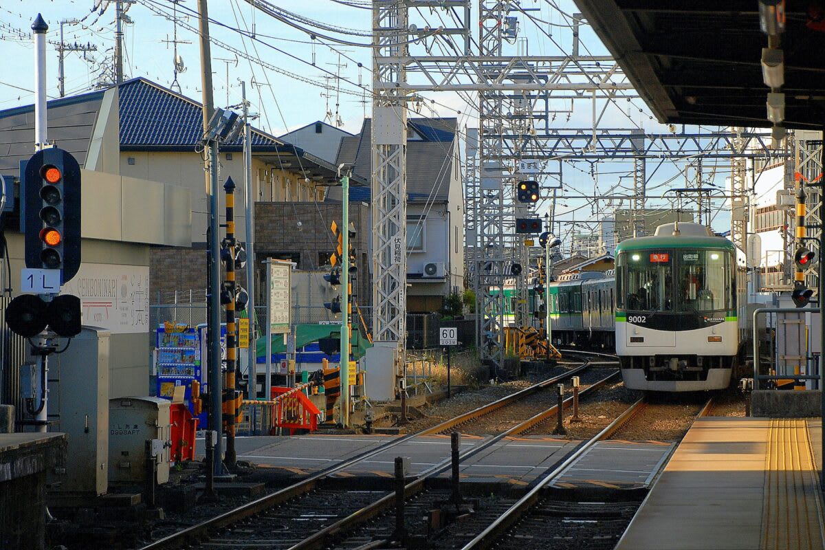 Tokyo Trains Switch to 98 MW of New Solar Power