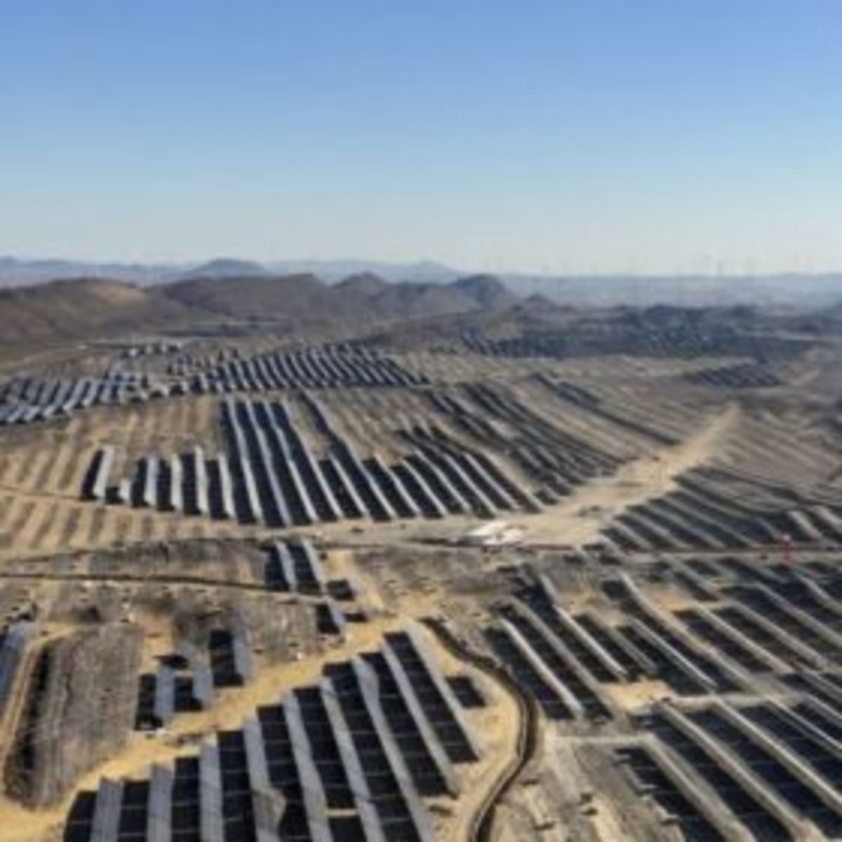 China Powers Data Centers with 500 MW Solar Farm - Image 2