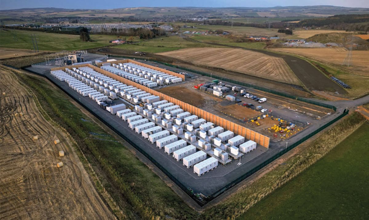 Scotland Battery Powers Grid Without Spinning Turbines
