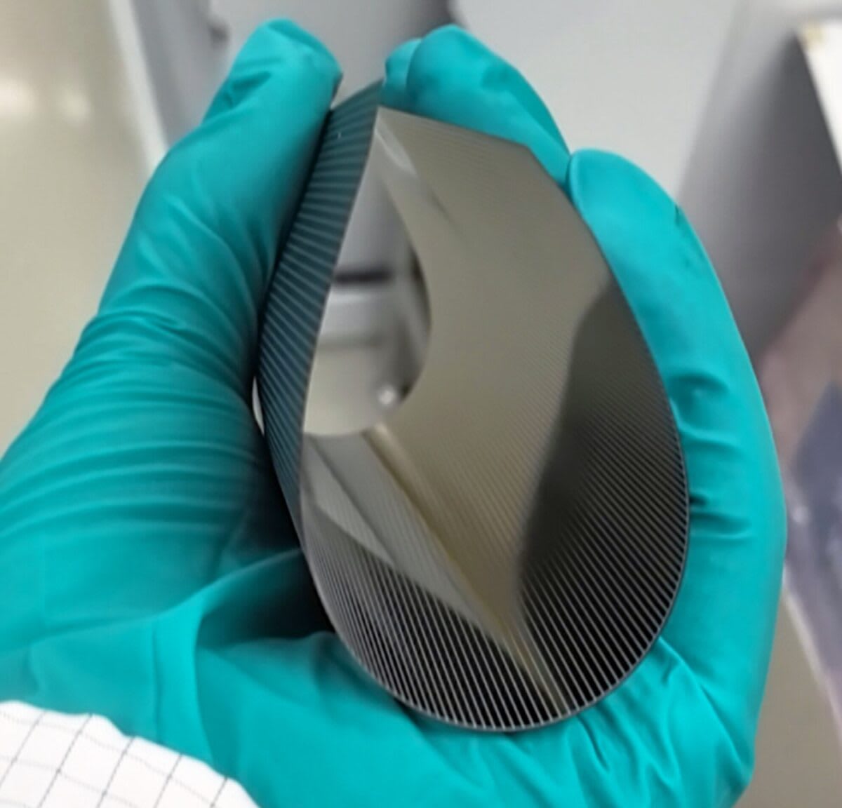 Singapore Creates Ultra-Thin Solar Cell at 19.7% Efficiency
