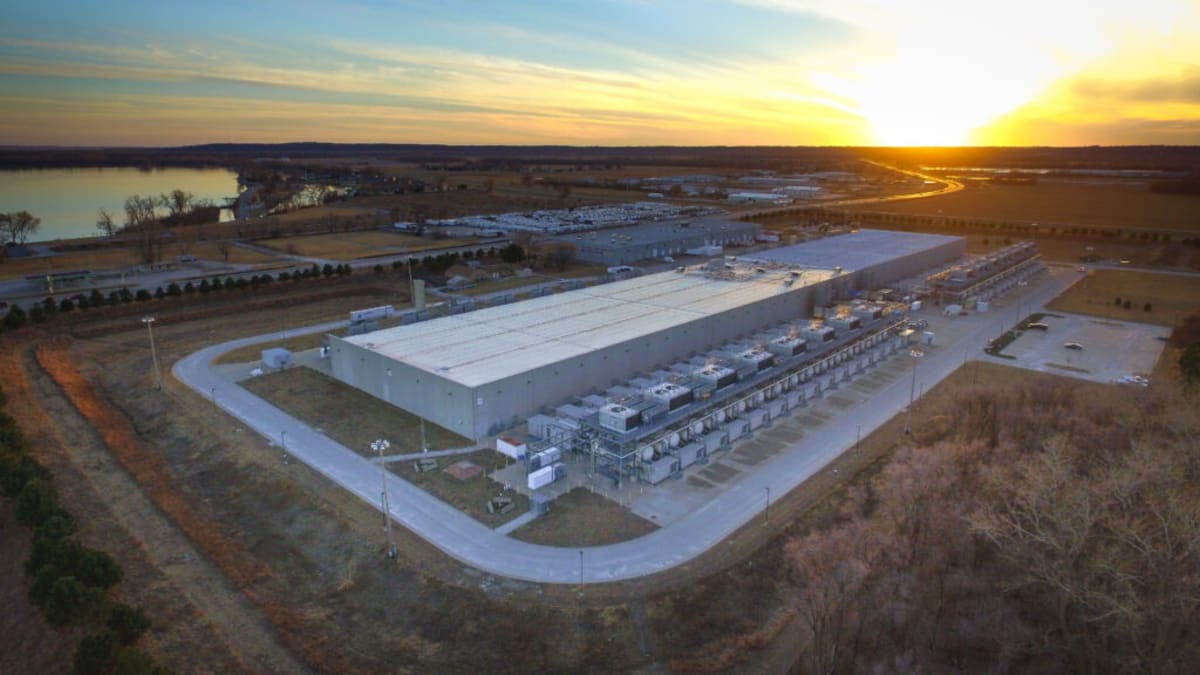 Tech Giants Build Solar Farms to Skip 15-Year Grid Waits - Image 3