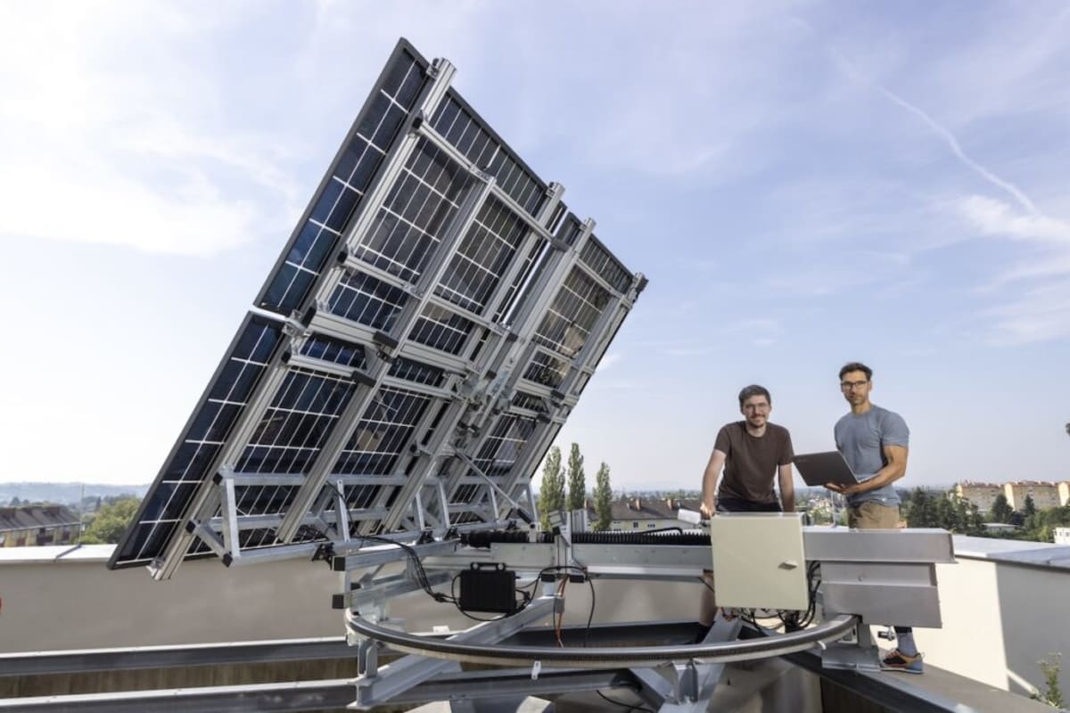 Austrian Solar Panels Fold at Night, Boost Power 40% - Image 3