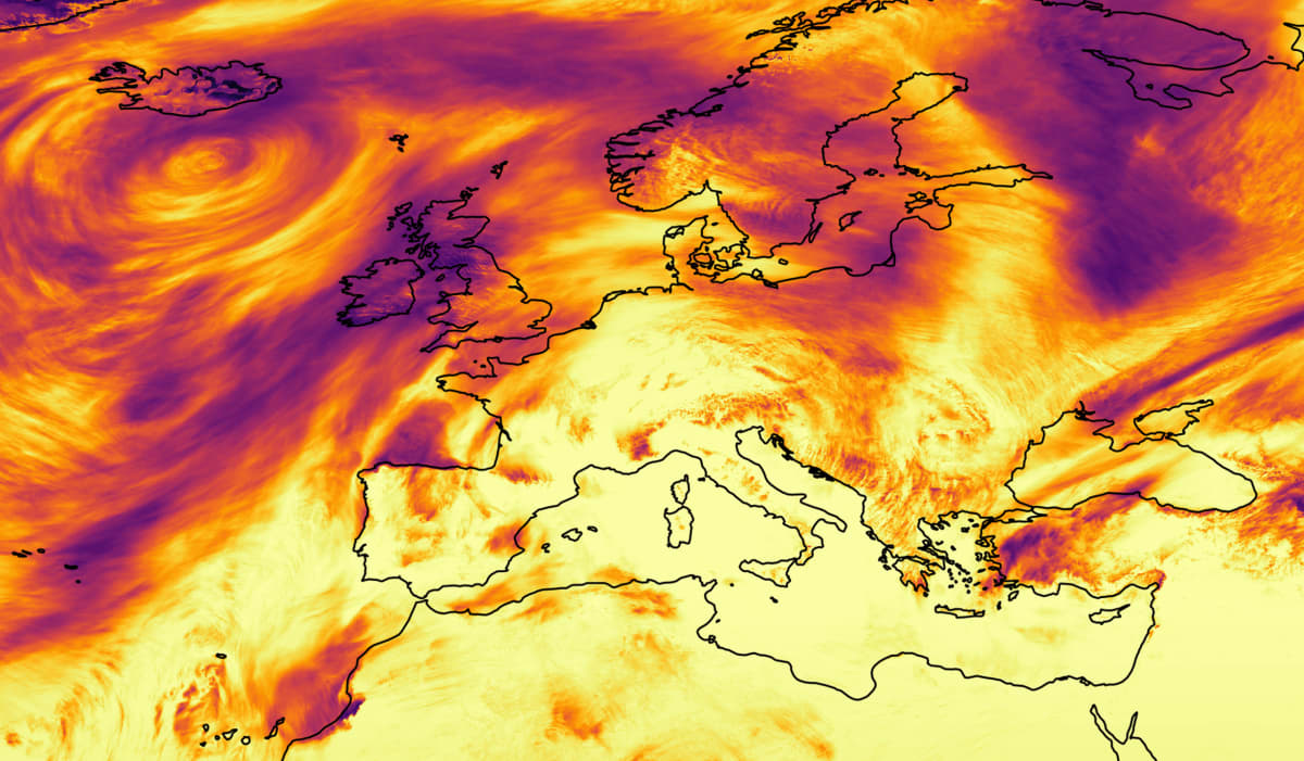 Western Europe Solar Farms See 25% Power Boost in June