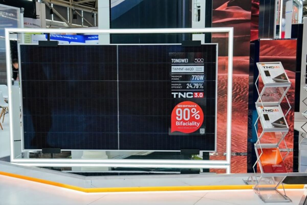 Solar Panel Breaks Record, Captures 93% More Free Energy