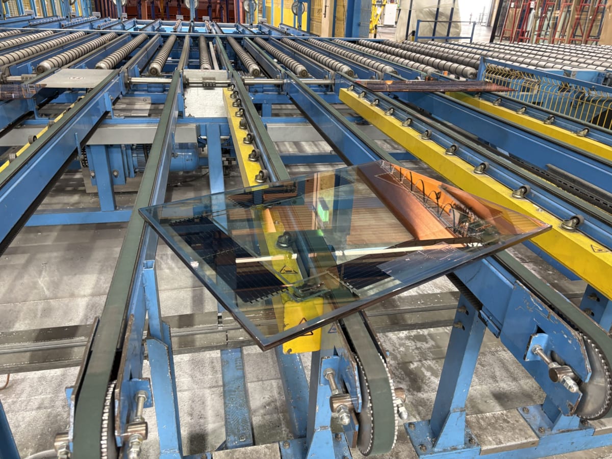 Australian Solar Glass Now Generates Power and Cuts Heat