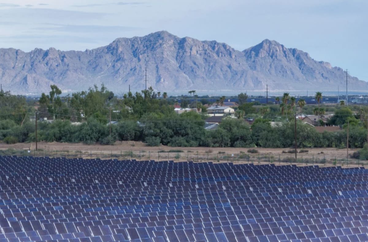 Texas Powers Up Massive Solar-Battery Project