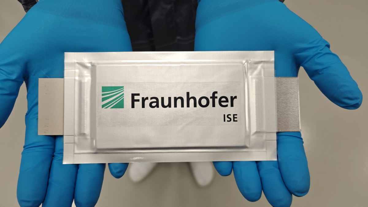 German Battery Breakthrough Boosts Energy Storage 15%