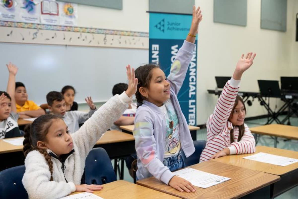 Quad Cities Volunteers Needed to Teach 1000s of Students